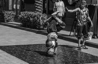 世俱杯赛程-“2025世界运动会：运动舞蹈，舞者用节奏打破极限，激烈角逐精彩不停”